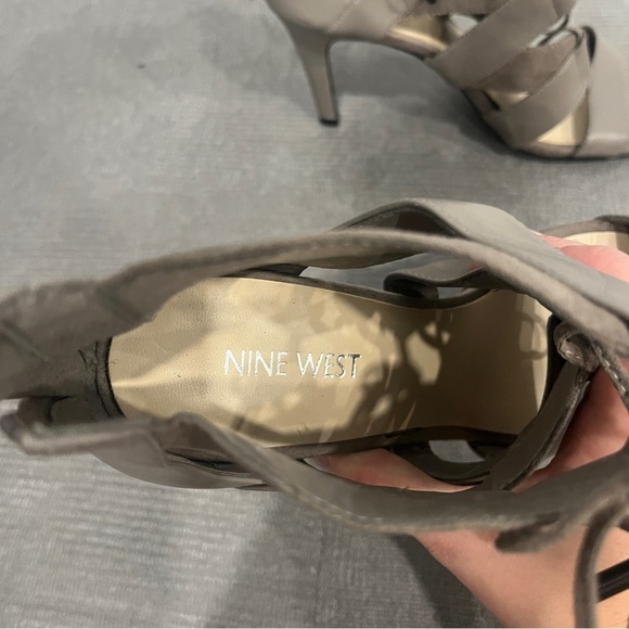 Nine West Tan Strappy Heeled Sandals 8.5 - Picture 3 of 7